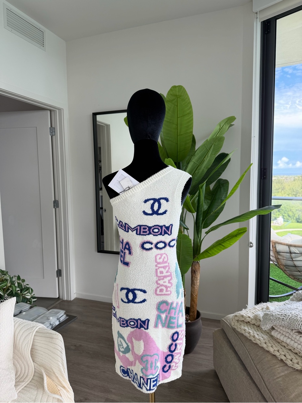 CHANEL 2023 mini Shoulder dress NWT Size: US6, IT 38